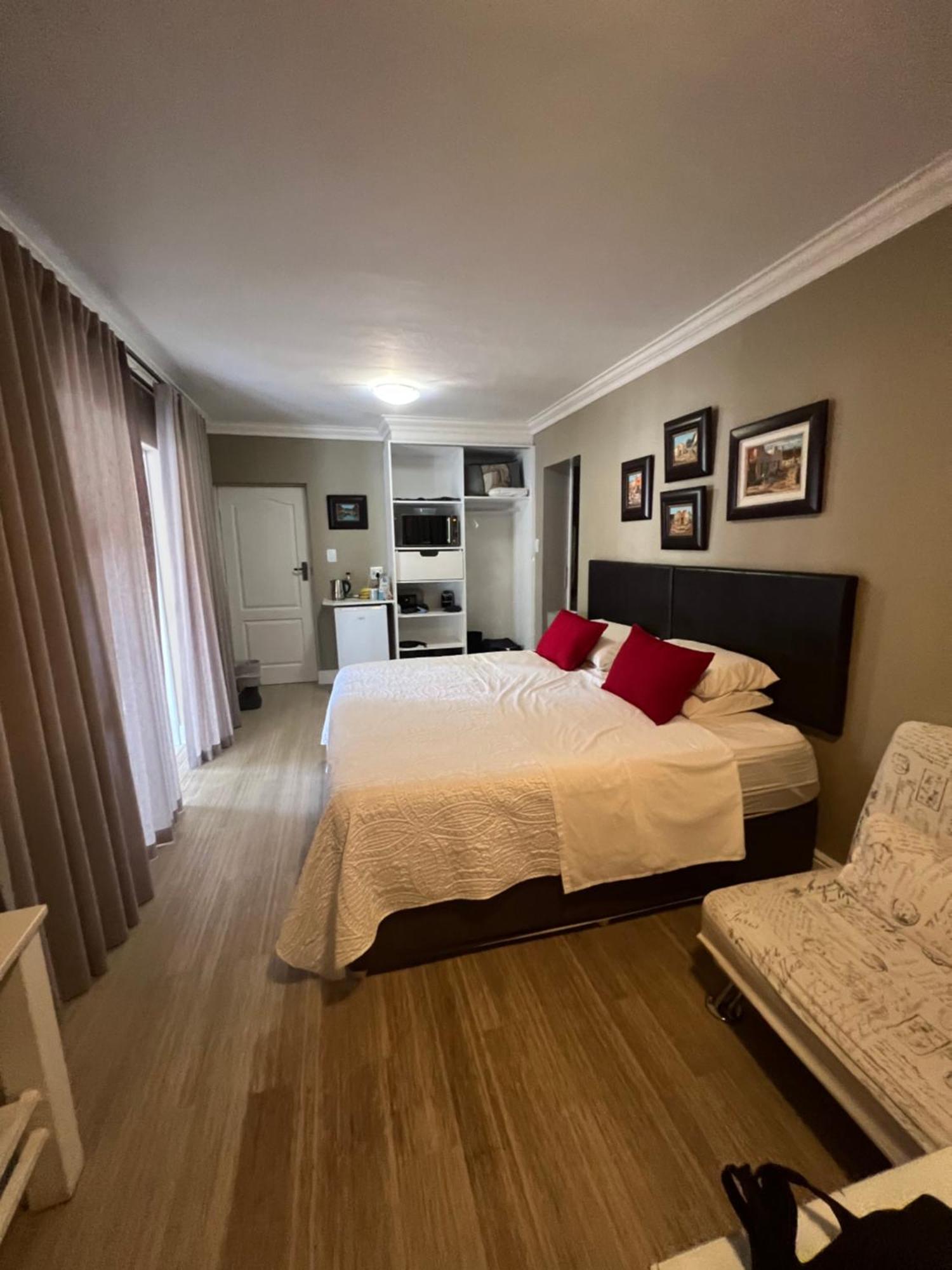 Milas Place Somerset West Extérieur photo