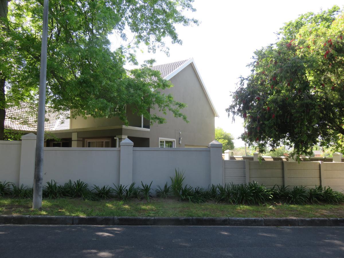 Milas Place Somerset West Extérieur photo
