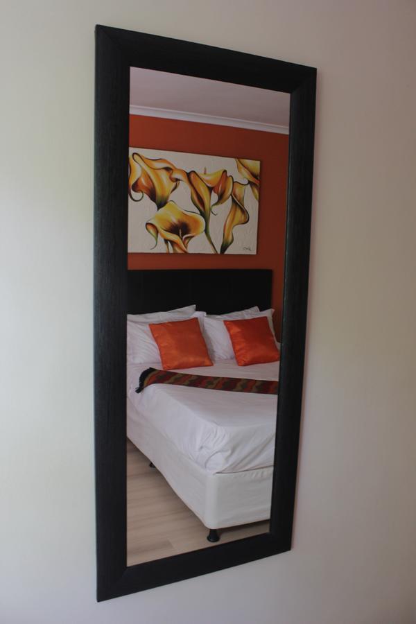 Milas Place Somerset West Extérieur photo