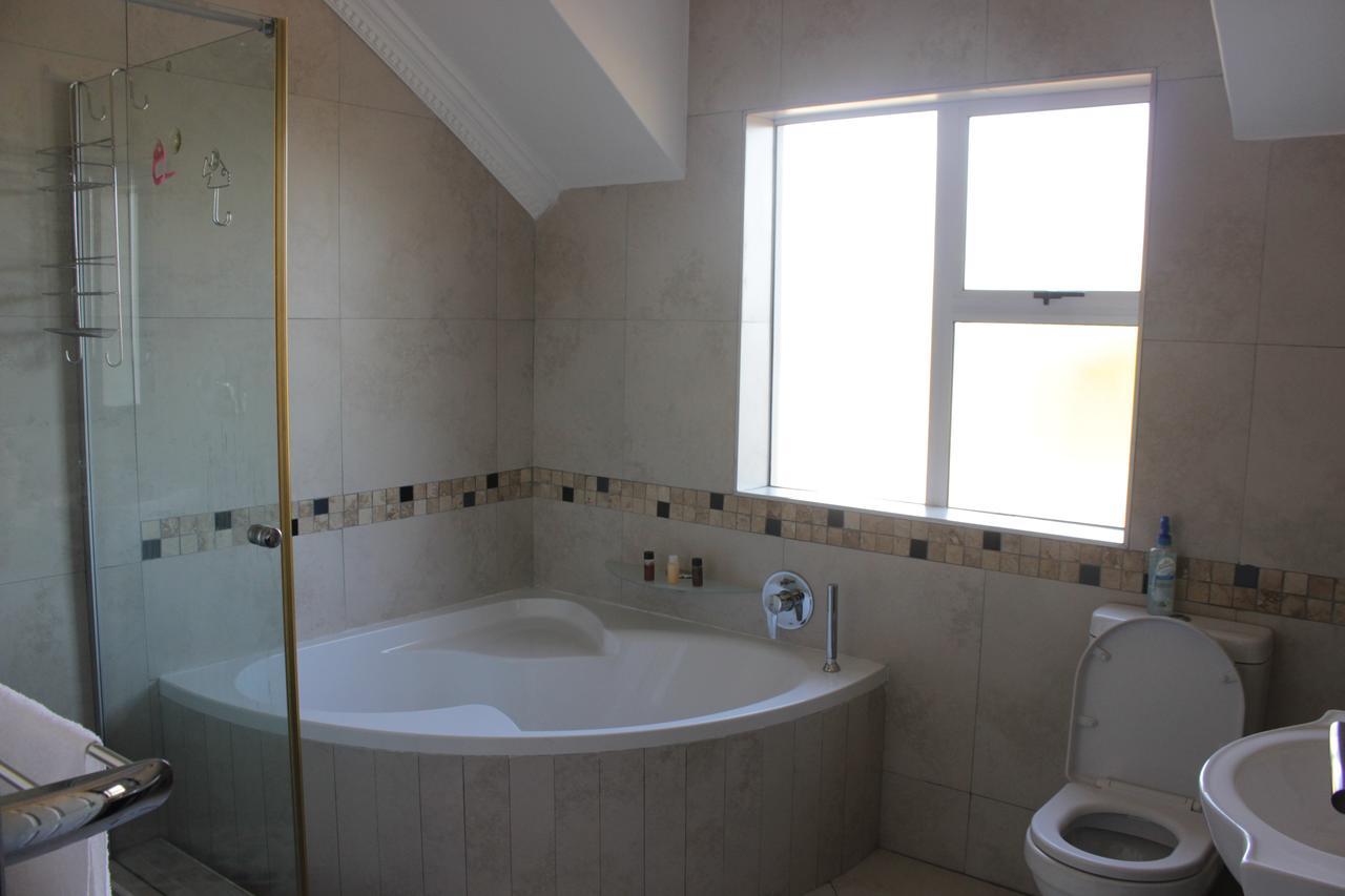 Milas Place Somerset West Extérieur photo